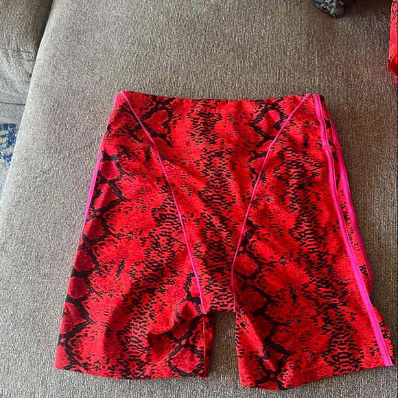 IVY PARK Bike Short - Picture 2 of 2